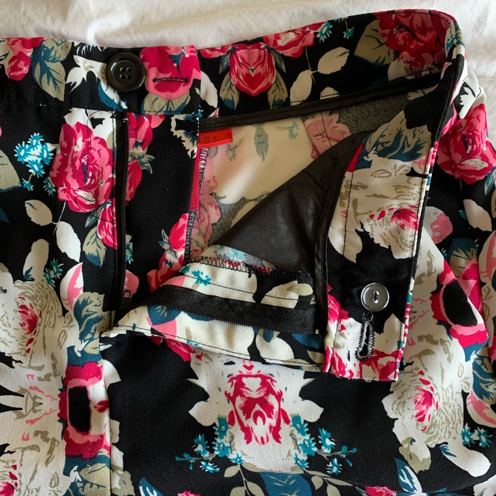 🛍High-Waisted Floral Shorts - Picture 4 of 5